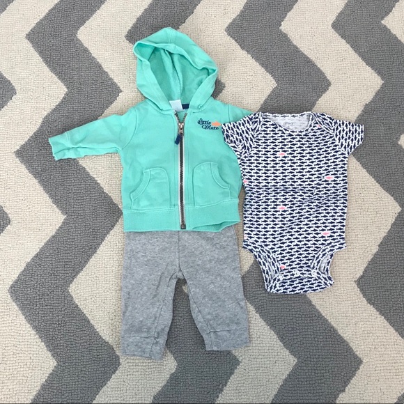 Baby hoodie, bodysuit, and pants set 3 months - Picture 2 of 4